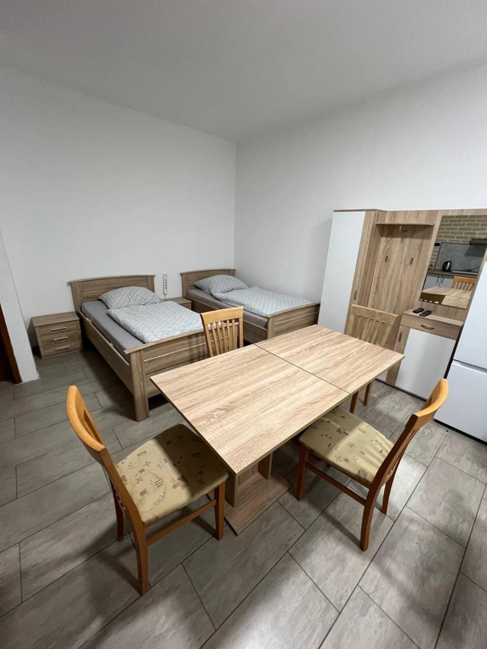 Messe Und Monteurzimmer سيهندي المظهر الخارجي الصورة