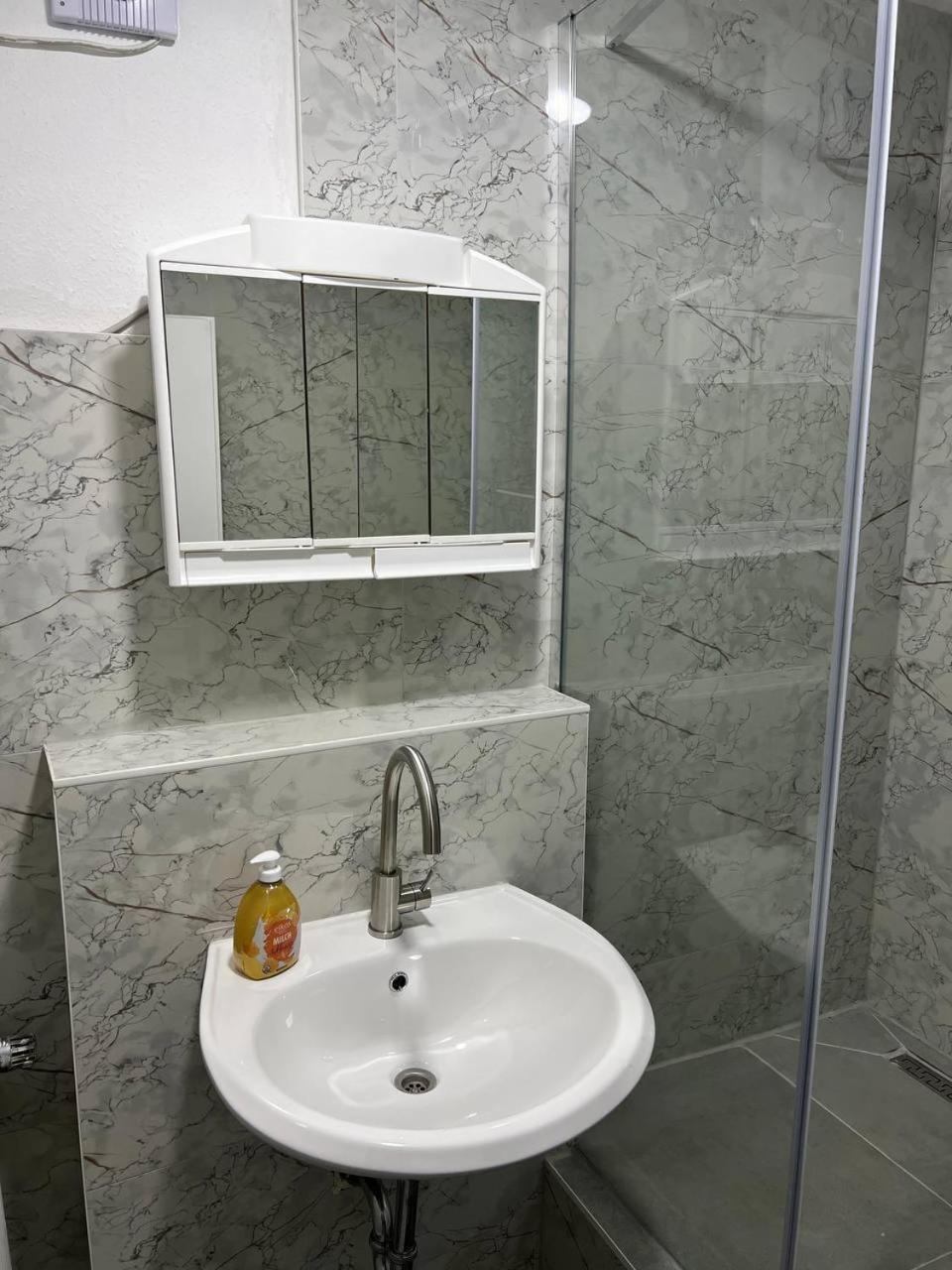 Messe Und Monteurzimmer سيهندي المظهر الخارجي الصورة